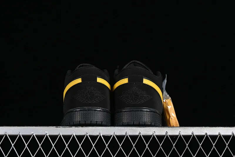 All categories Air Jordan Jordan series basketball shoes Air Jordan 1 Low Z version Air Jordan 1 Low AJ1 Joe 1 black gold hook low-top cultural leisure sports sneakers 553558-071